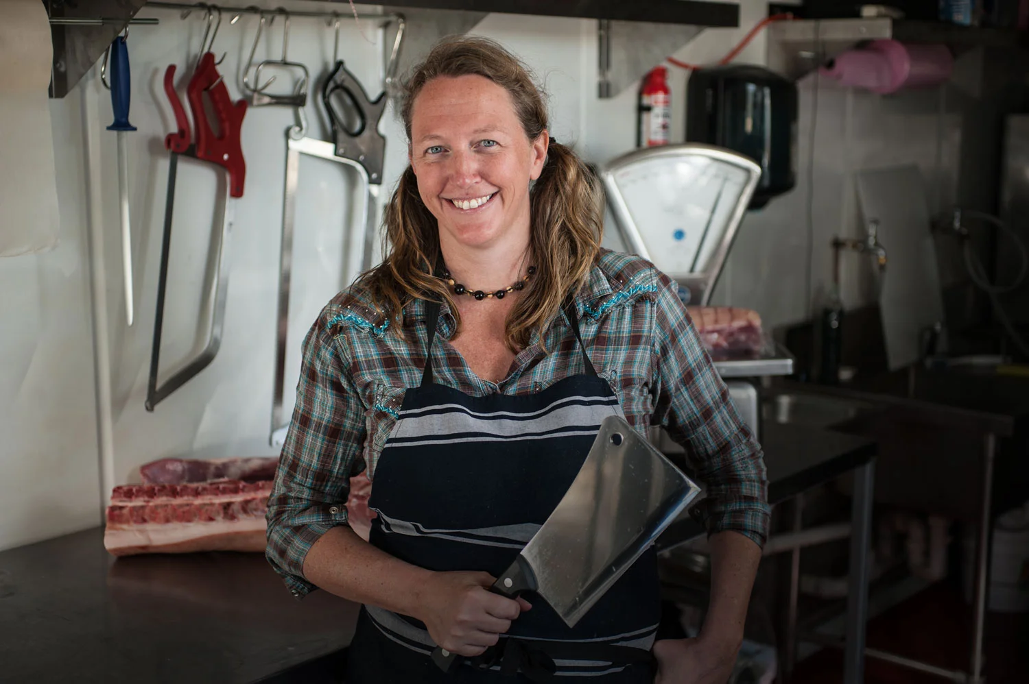 Lady-Bringing-Home-The-Bacon.-Tammi-Jonas,--Copyright-Richard-Cornish-2017,-All-Rights-Reserved-2-14103-2.jpg