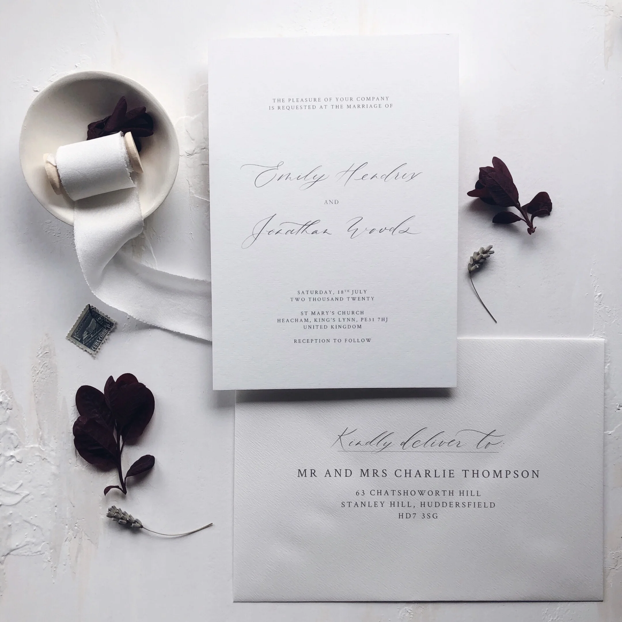 Modern wedding invitations with minimalist calligraphy 