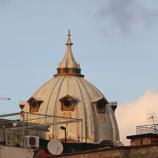 Connections
Naples, Italy - February, 2019
&copy; Tania Gherardi
......
#Globetrotting #photography #streetphotography #naples #napoli #antennas #architettura #napolidascoprire #ignapoli #igcampania #wanderlust #lookup #travel #contrast #colorloving 