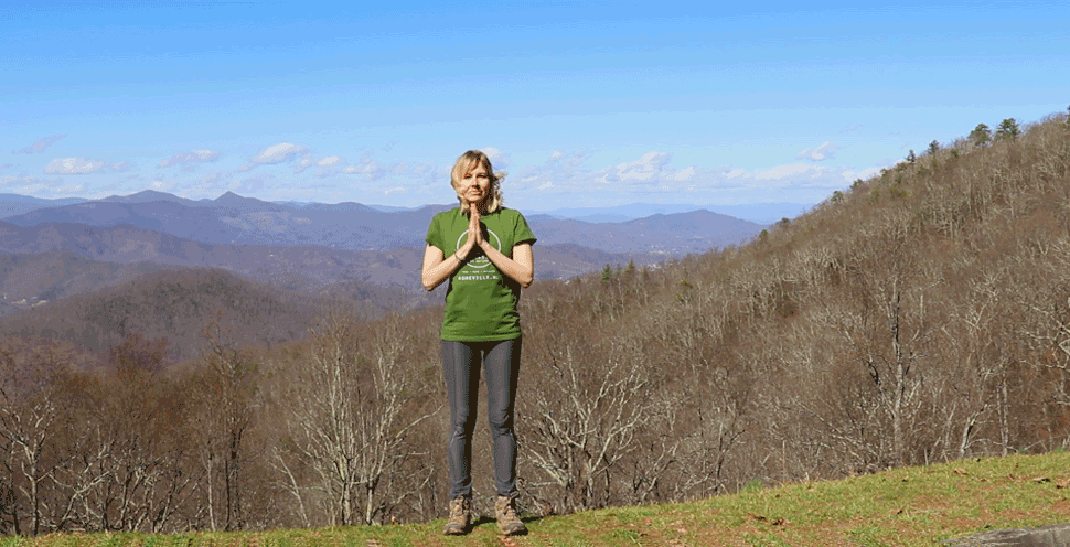 Step-by-Step-10-Min-Yoga-for-Hiking-Hike.gif