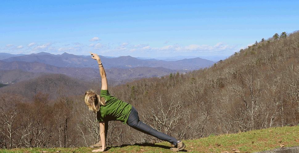 VIDEO: 10-Minute Quick Yoga Warm-Up for Hiking