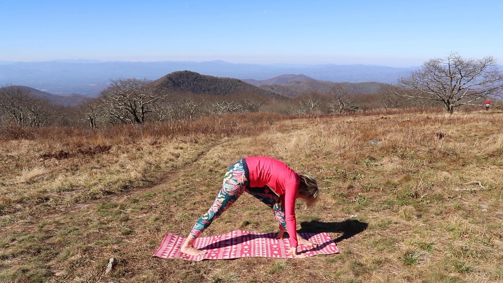 How-To-Do-Moon-Salutations-Yoga-Step-5.jpeg