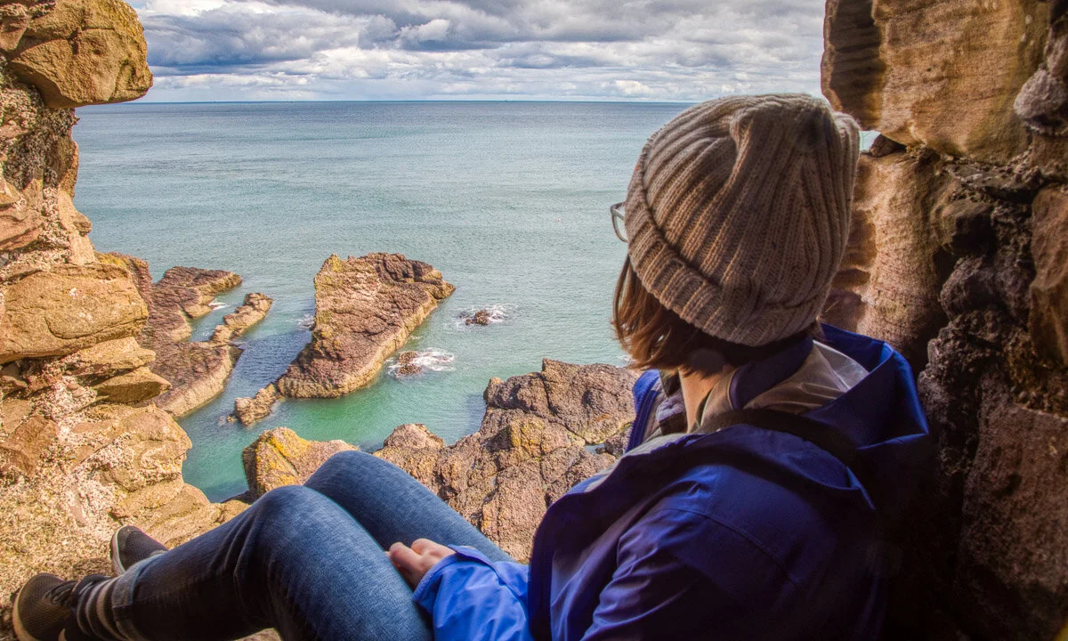 Dunnotar window perch-.jpg