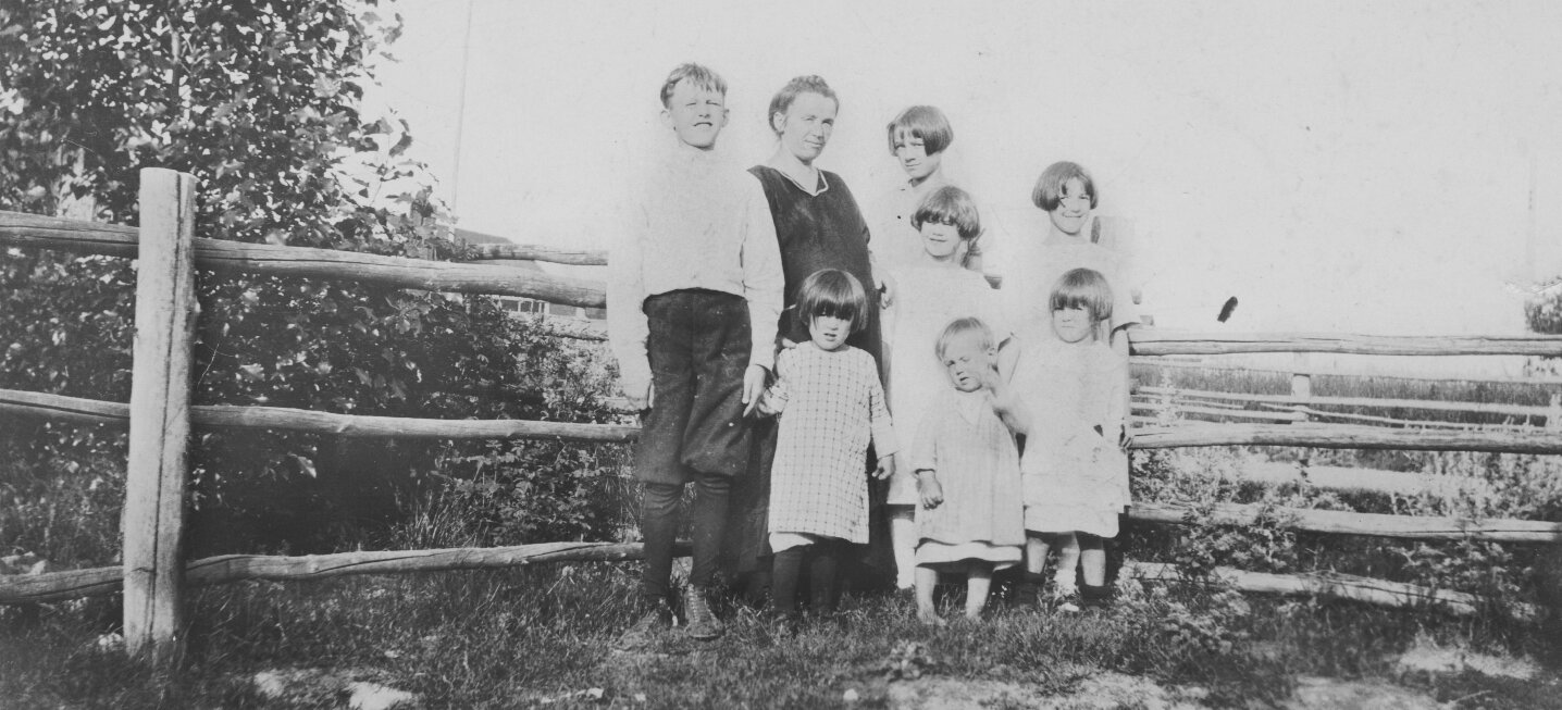 Louis Theresa Ang Marge Ann Mary Ed Frank c1928
