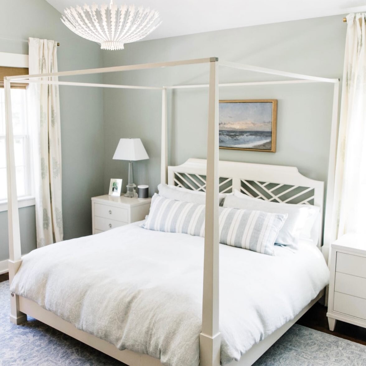 We take napping seriously....and we seriously considered asking if we could take one in our clients' home in this dreamy Harbor Shores master suite. 

Happy National Nap Day.  Make sure you celebrate in a dreamy spot today!

📷 @brenna_lynnn 
.
.
.
#