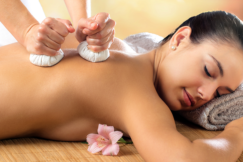 Ayurveda_Pinda_Massage_Image.jpg