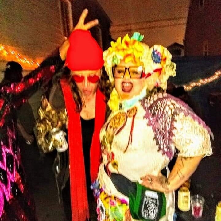 Poux partikle&szlig; Ball 2019... With the @garmlin.lourd.art

 in the midst of hours past witchin and into goblin'in 

As time goes on I've morphed from Jean Harlow into Phyllis Diller...and I'm okay with dat

Carnivale Season, Brigid's Feasting
#kr
