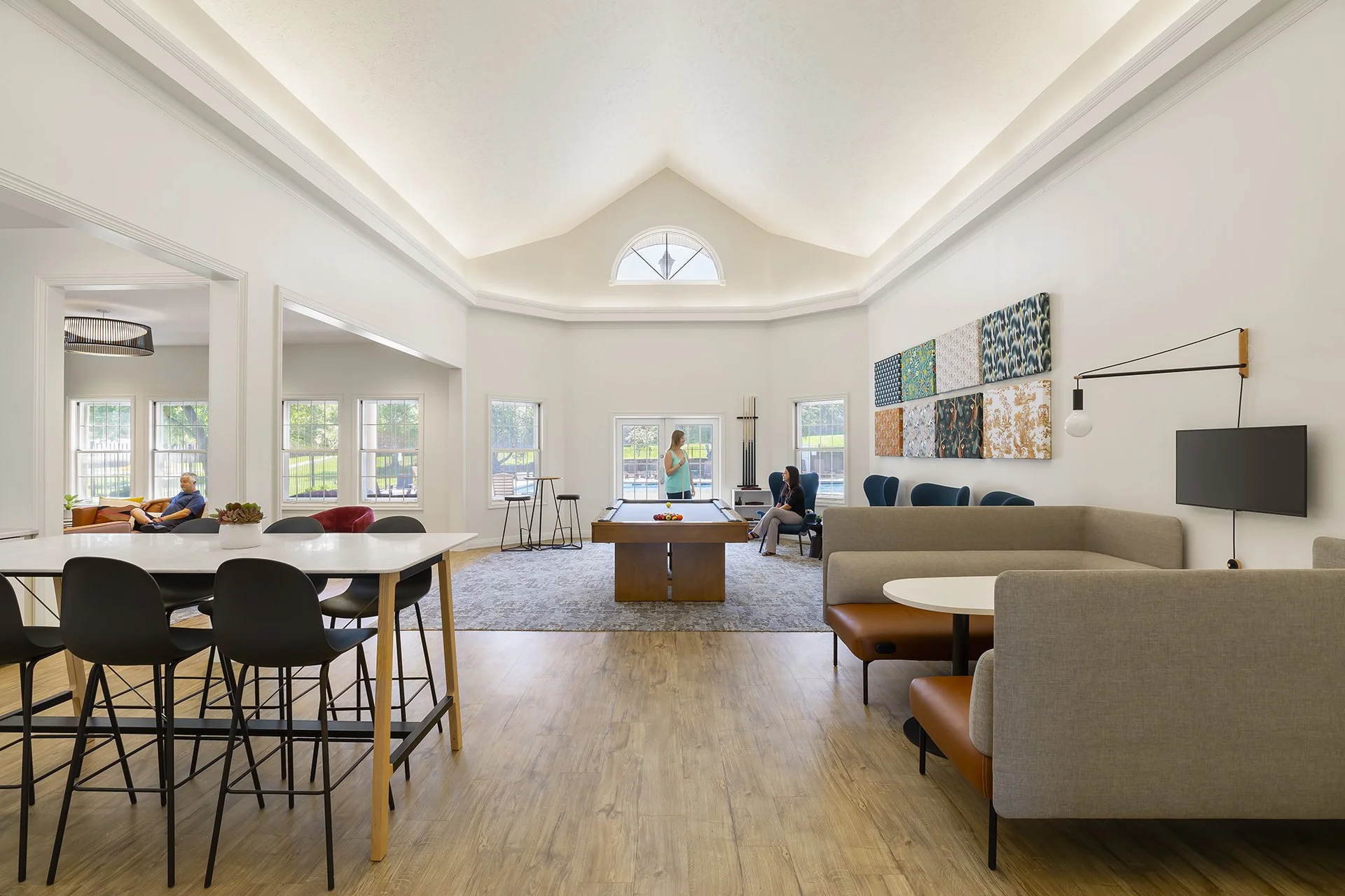 Clubhouse_TowardPool_2023_07_24.jpg