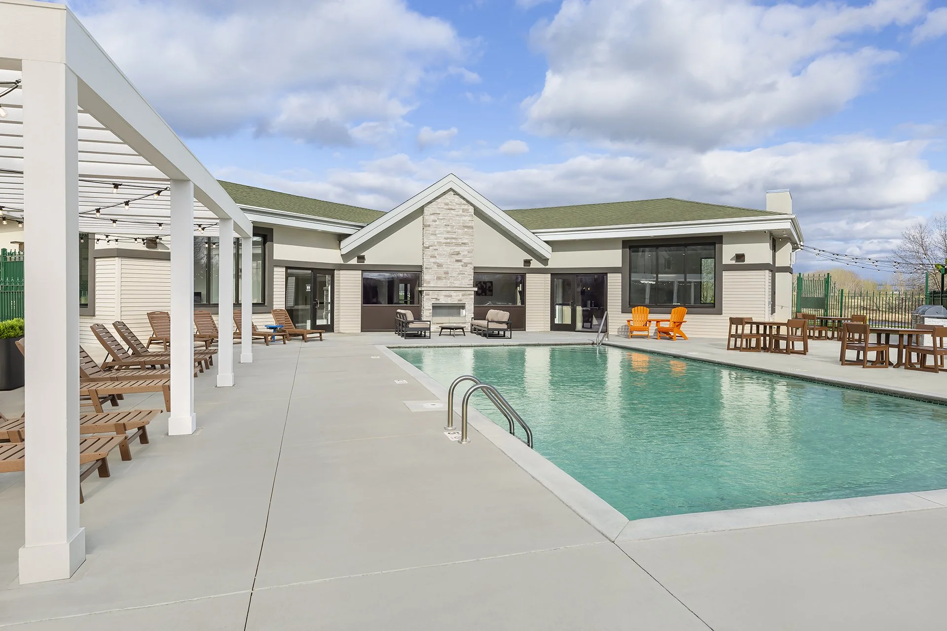 Pool_CommunityCenter_2024_04_17.jpg