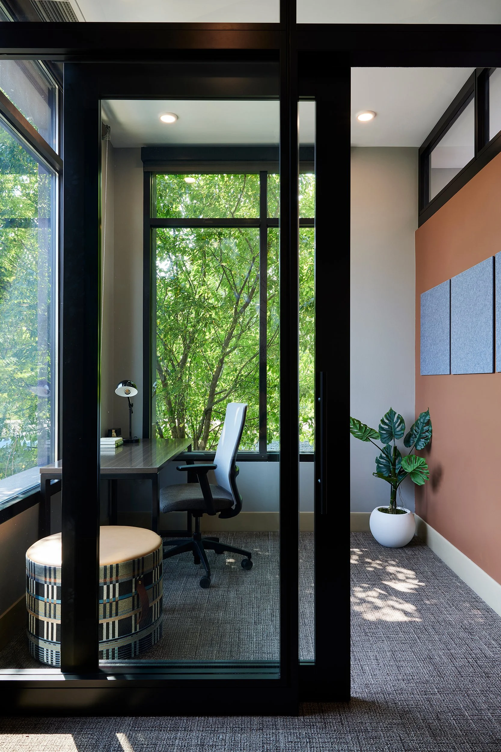 martinblu-apartments-private-workspace-amenity.jpg