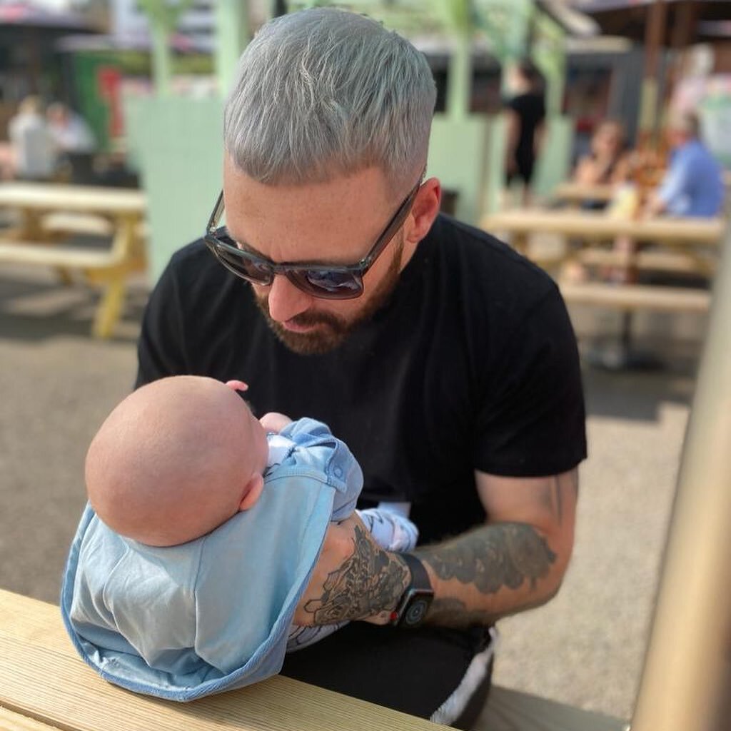 Zero to do with work or cutting hair but fuck it... Here&rsquo;s me with my wee nephew 💚💚💚 

#babyspam 

Spaces today with

@kieranreillybarber 
@sammycameron_hair 
@_rafal_k_ 
@yungmatthias 
@johngoldie_hair 
@tonyj_murray 
@briannaeinsta

Follow