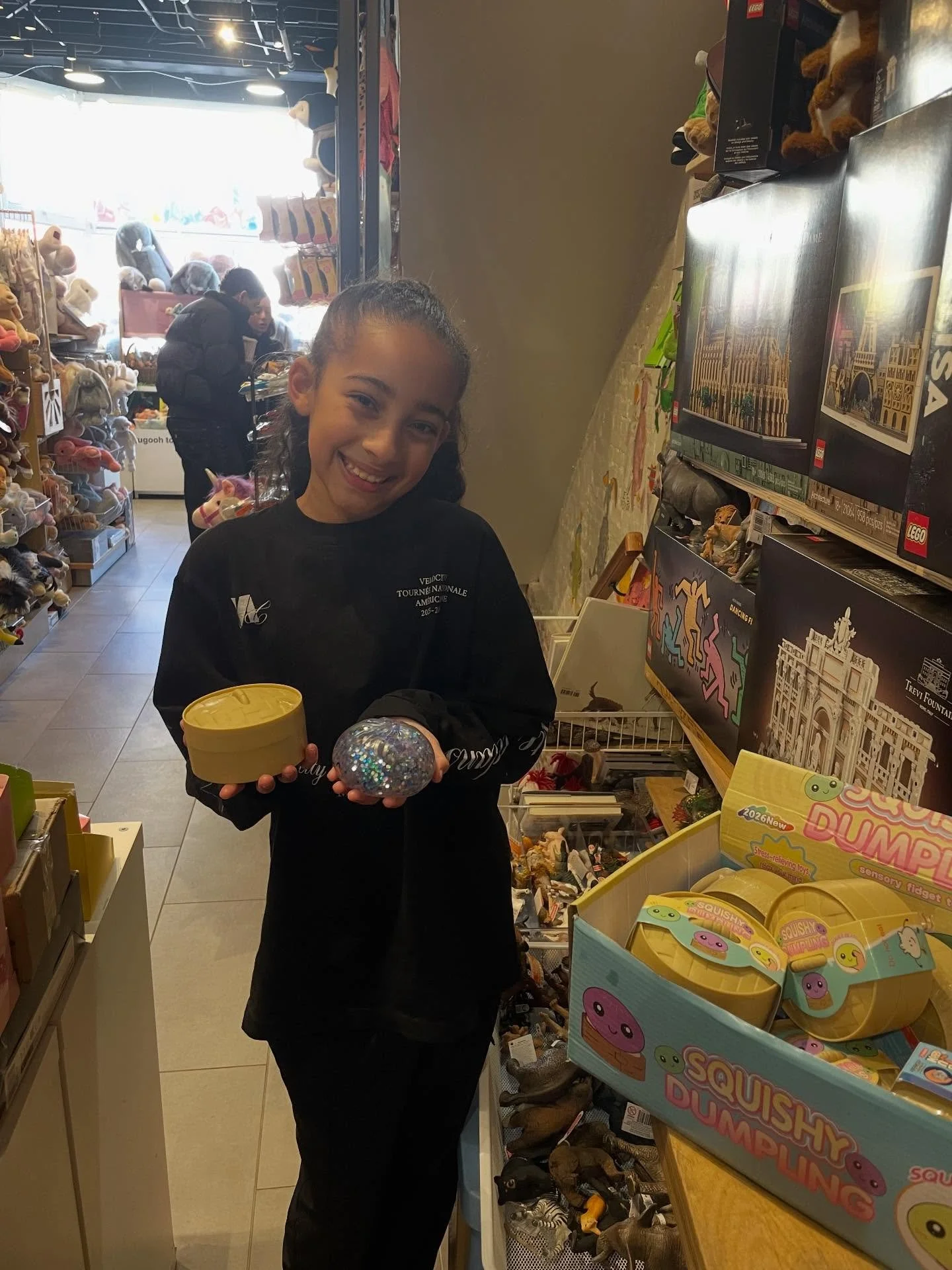 A very special customer just found the SUPER RARE mystery dumpling! Thank you for stopping by 💚🧸 #dumpling #mystery #squishy #trinket