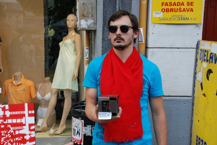 Performans, Across kitch, Sarajevo, 2011.jpg