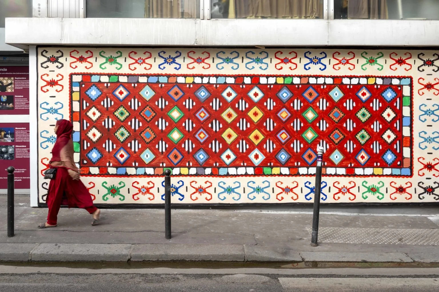 Bosanski ćilim, by Dženan Hadžihasanović (building’s façade) © Marc Domage