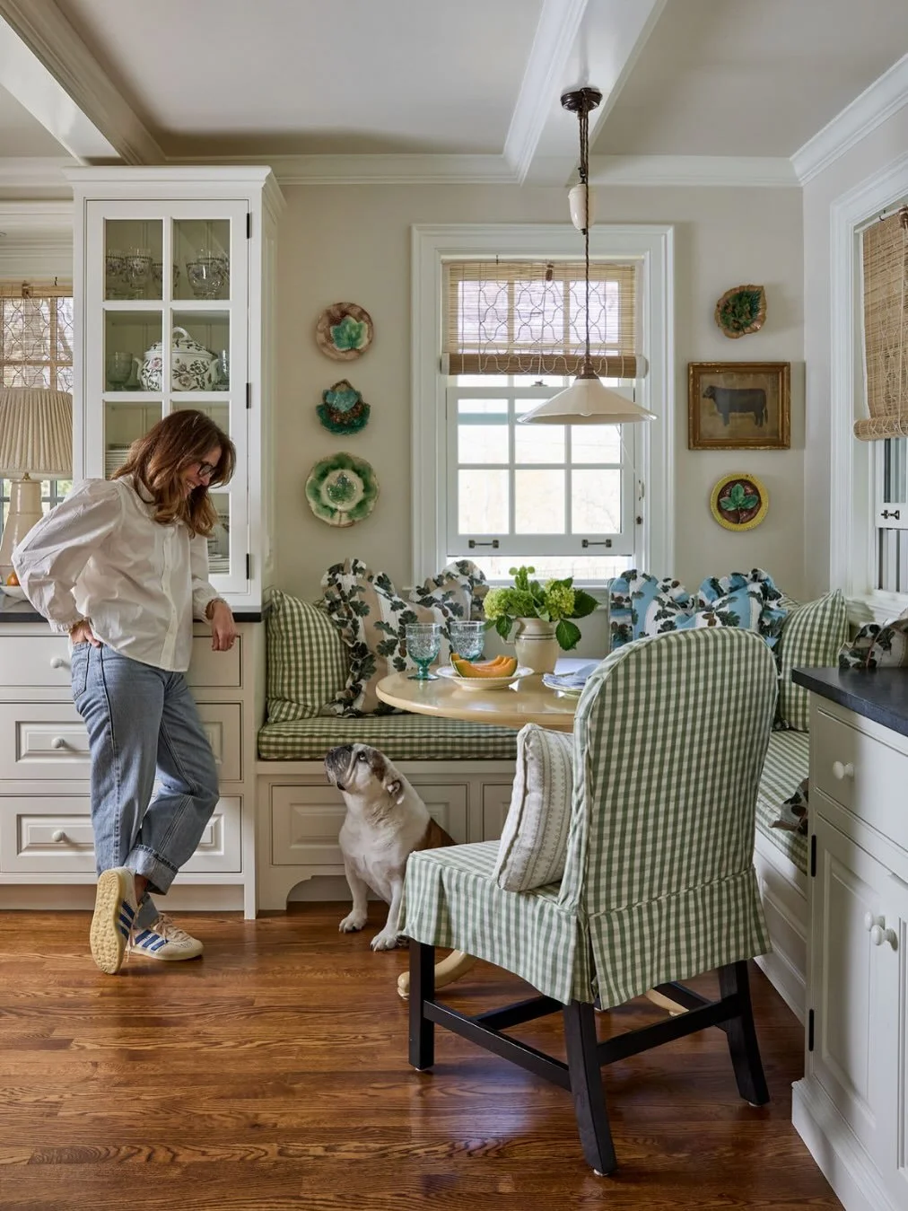 Little Oak has the dreamiest, most comforting paint colors&mdash;the kind that make a house feel like home. 

📣Comment COLOR and I&rsquo;ll send you all the pretty shades right to your inbox!

📸 @ashley_sullivan__