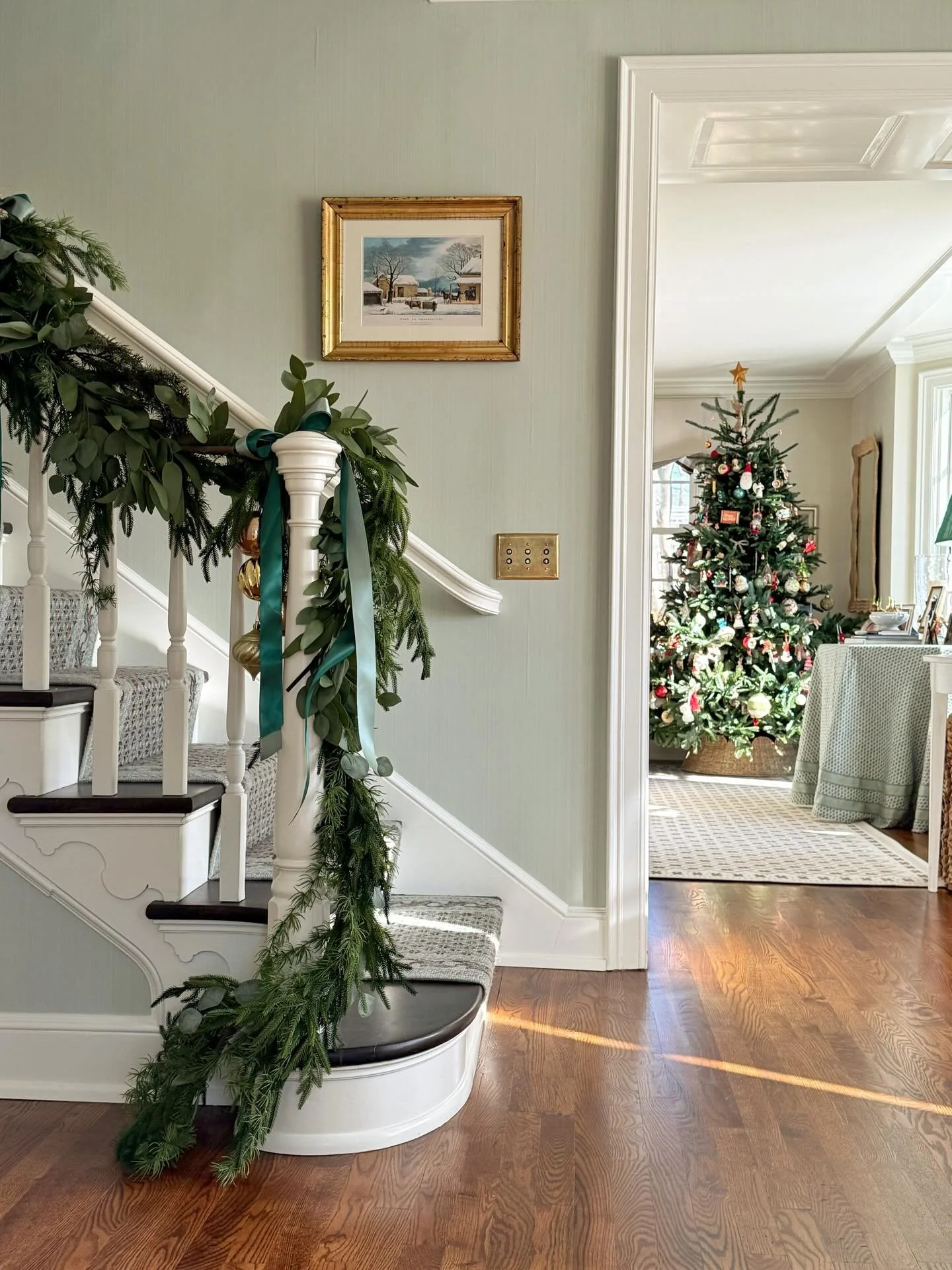 A little bit of Thanksgiving and a touch more Christmas. ❤️

Wishing you the loveliest day. The back-and-forth about decorating early always makes me smile&hellip; truth is, there&rsquo;s no wrong way to welcome the season.

I&rsquo;ve learned to sav