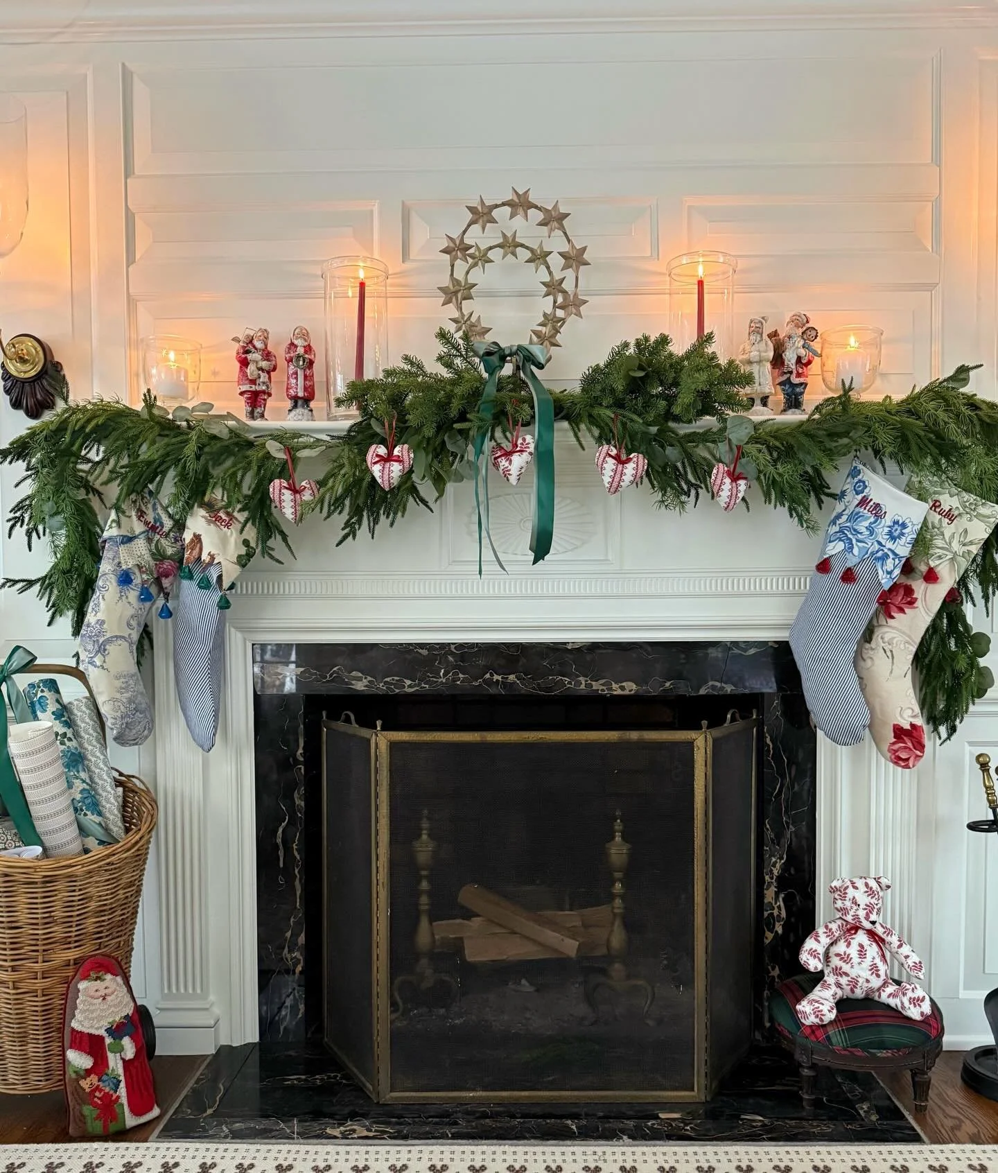 A snowstorm outside, gifts waiting to be wrapped, and our Christmas mantle glowing with greenery and candlelight. It&rsquo;s no small feat creating the core memories our loved ones will carry&hellip; but my, I love this cozy season so much. ❄️🎄

📣G