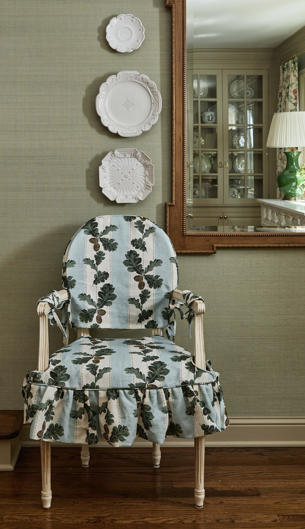 Maxine chair.png
