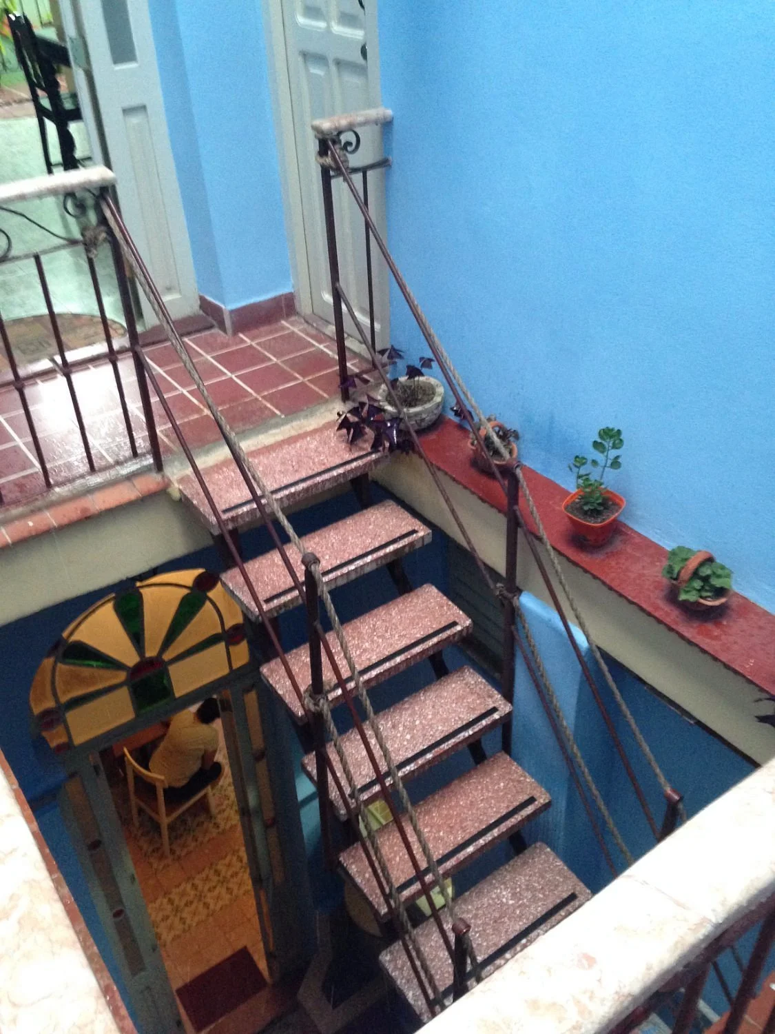 the-back-stairs-not-reccomende.jpg