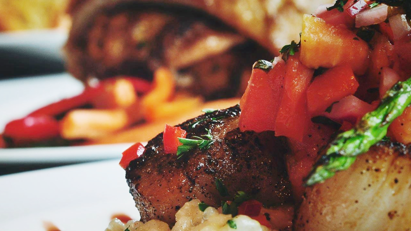 (Photo Credit: http://www.acrescolorado.com/food.html