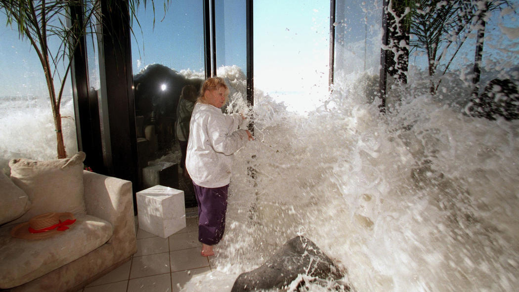 El Niño, Solimar Beach, 1998. I can't figure out how this happened, but it was in the L.A. Times, so I don't think it was photoshopped or anything. What led up to this situation? I would love to know.