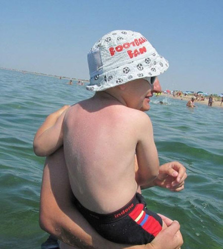 Look again...optical illusion!