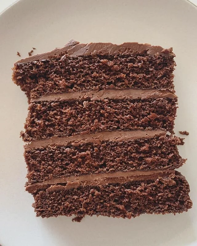 SiP life is somewhere between a completely made-from-scratch chocolate cake photographed in perfect natural lighting and i&rsquo;ve-given-up-and-ordered-papa-john&rsquo;s pizza photographed in mediocre kitchen lighting.