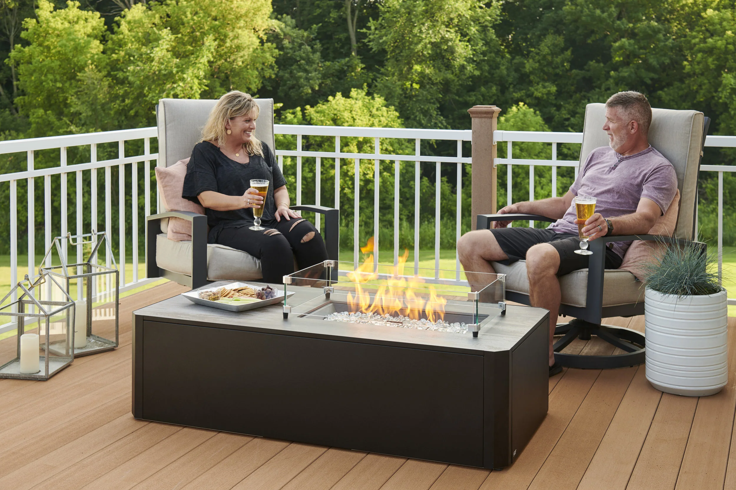 KN-1224_CoupleB .jpg