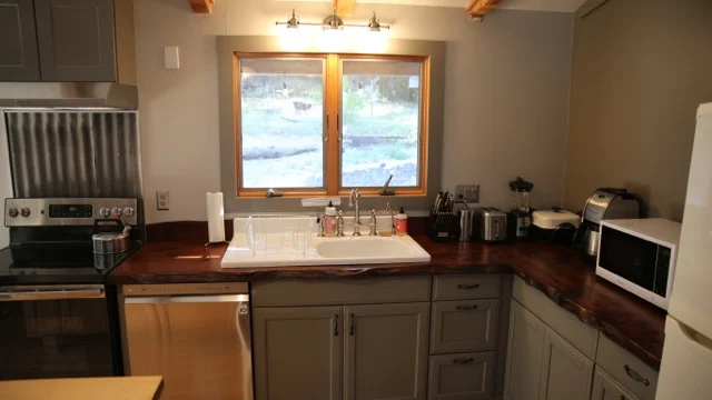 08. Awesome kitchen.JPG_.jpeg