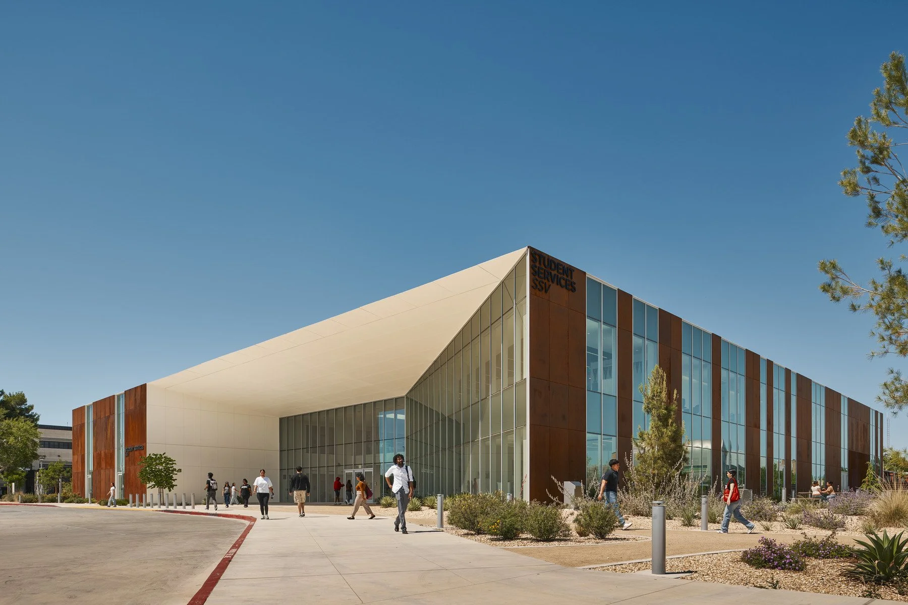 HIPLA_AVC_Student Services (24)_240610_lip.jpg