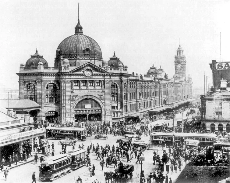 755px-Swanston_and_Flinders_St_intersection_1927.jpg