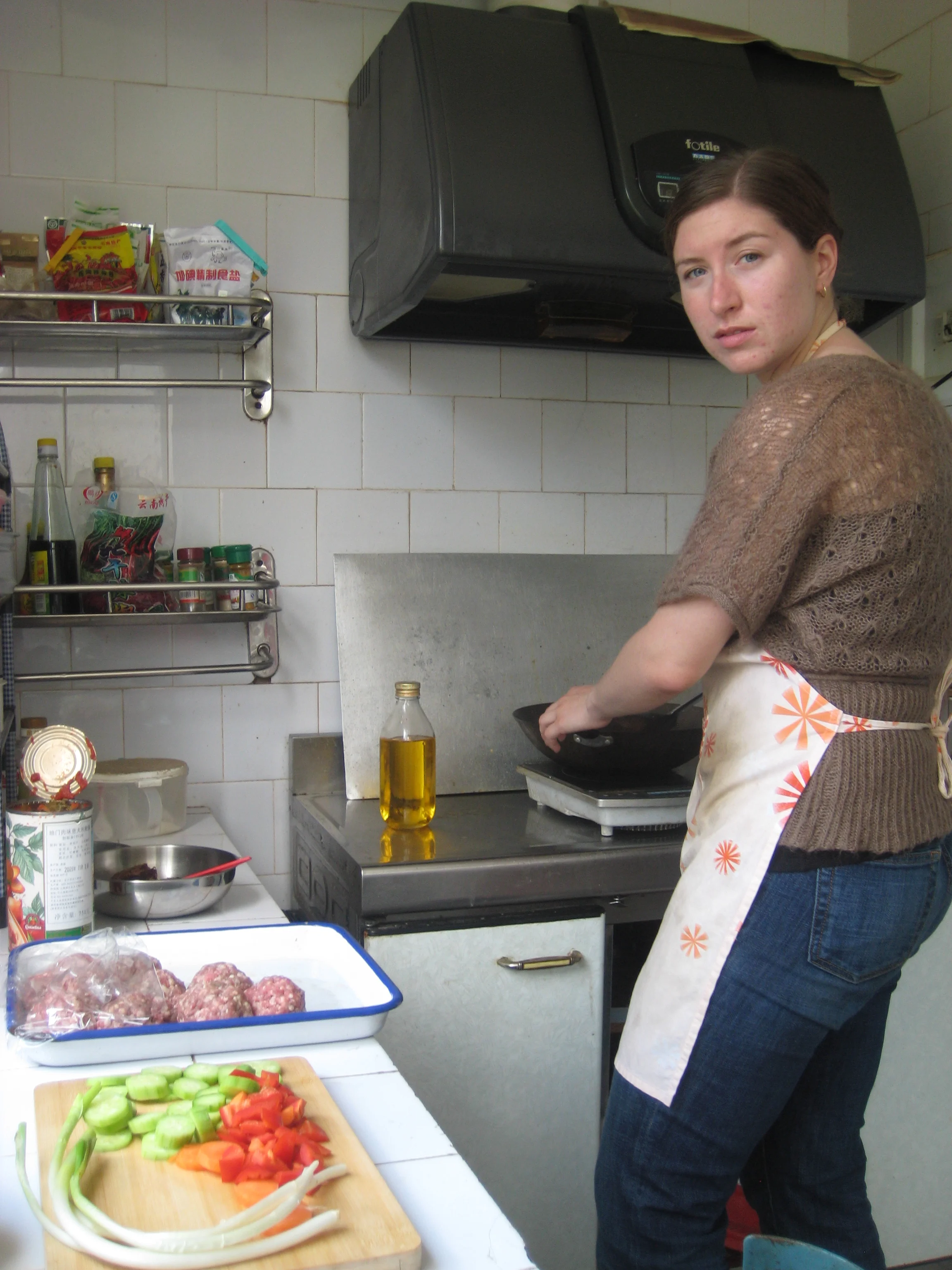 Making burgers in a wok ;)