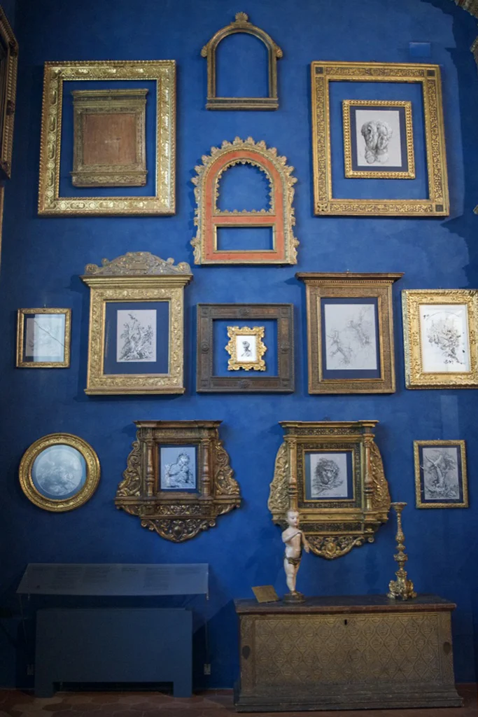 Now, that is what I call a gallery wall!