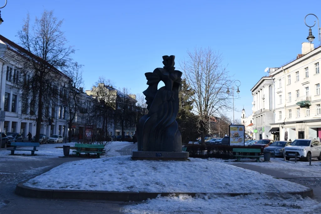 statue.jpg