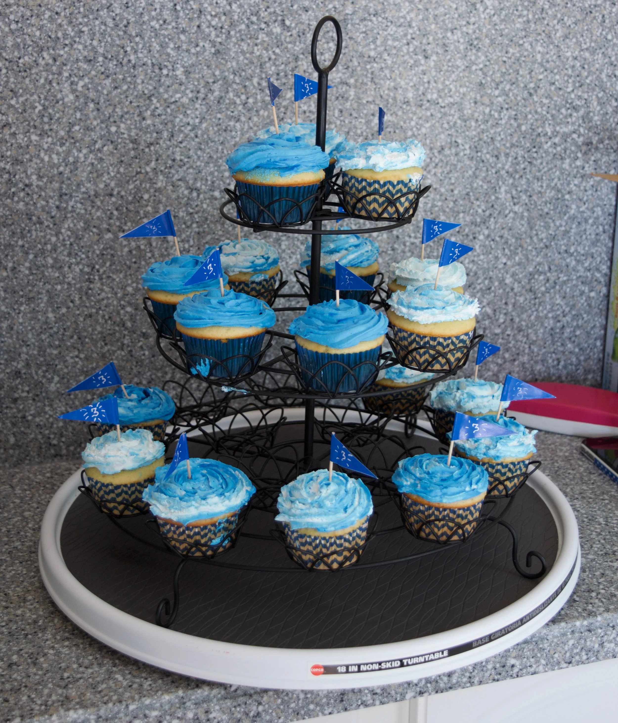 blue birthday cupcakes.jpg