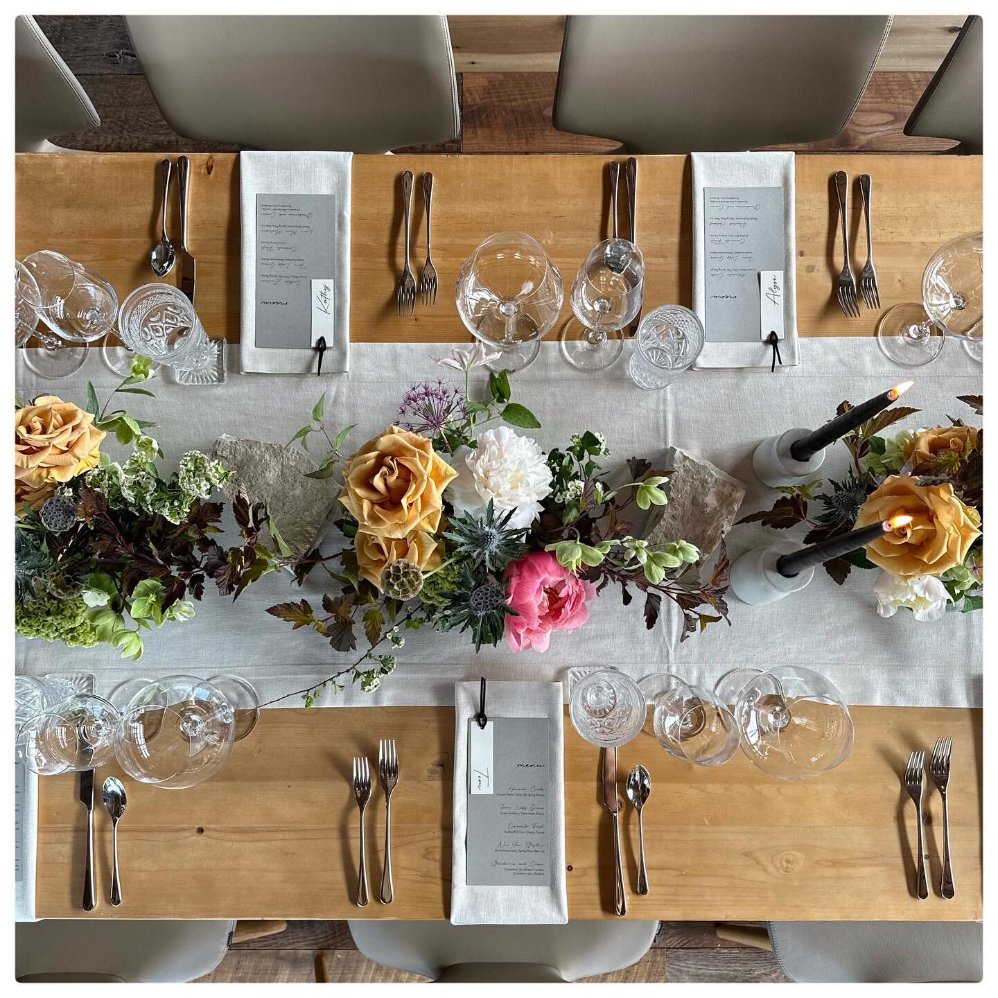 this tablescape was designed to celebrate the completion of a home build. we nustled stone into the tablescape as a nod to the literal construction and the florals were a metaphor for the memories that will flourish here. #tablescape #tablescapestyli