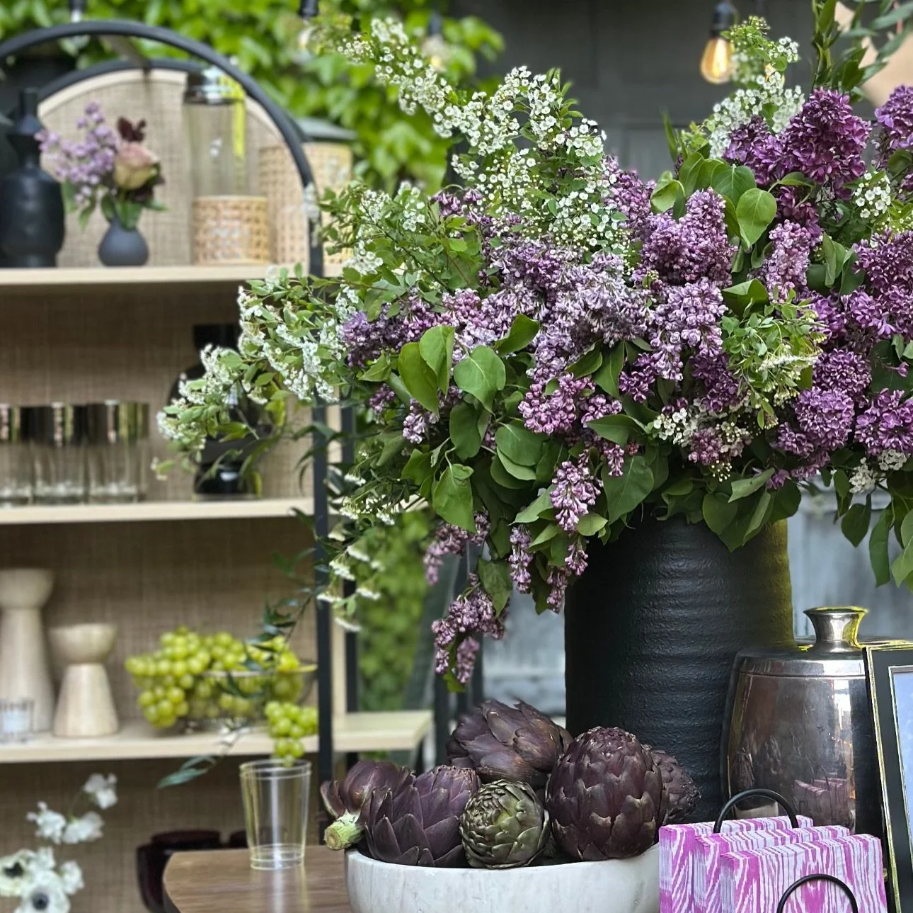 lilac season is here&hellip;don&rsquo;t forget to celebrate! 

we leaned into the season with this design using various shades of greens to offset the purples. early spring green hits differently, more verdant, delicate. our round bar was painted art