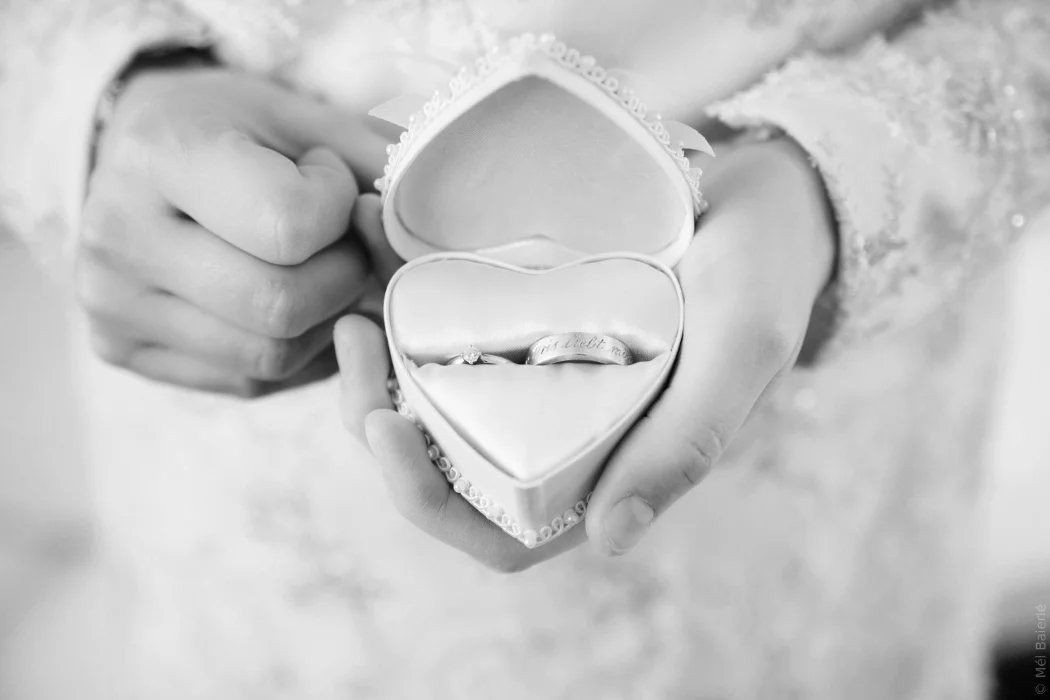 hochzeit-ringe-brautpaar-foto.jpg
