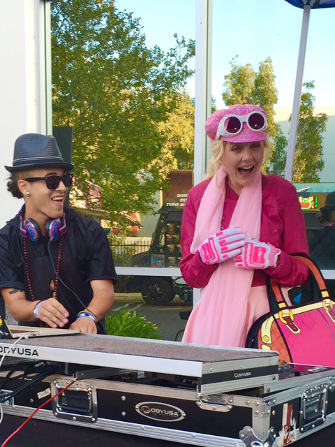 TT_VidCon_6P.jpg