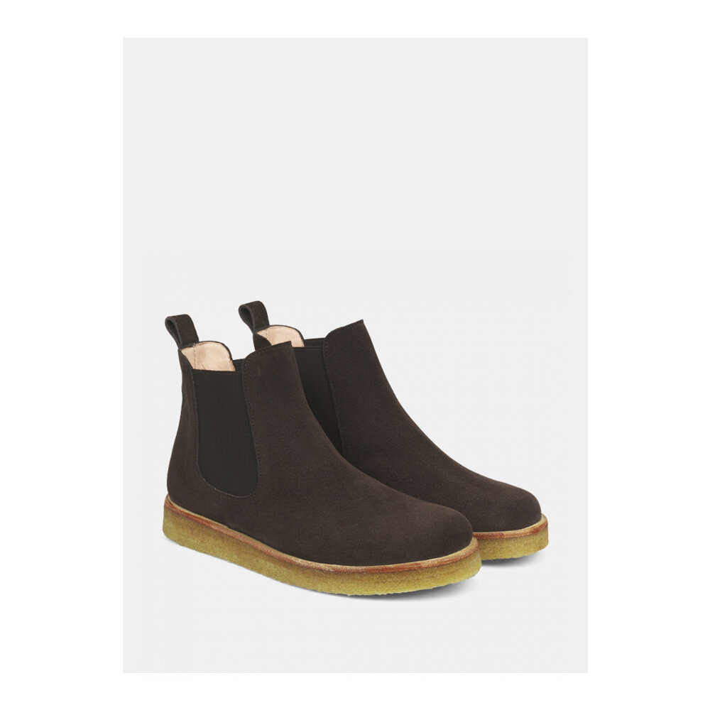 Suede boots by Angulus €210