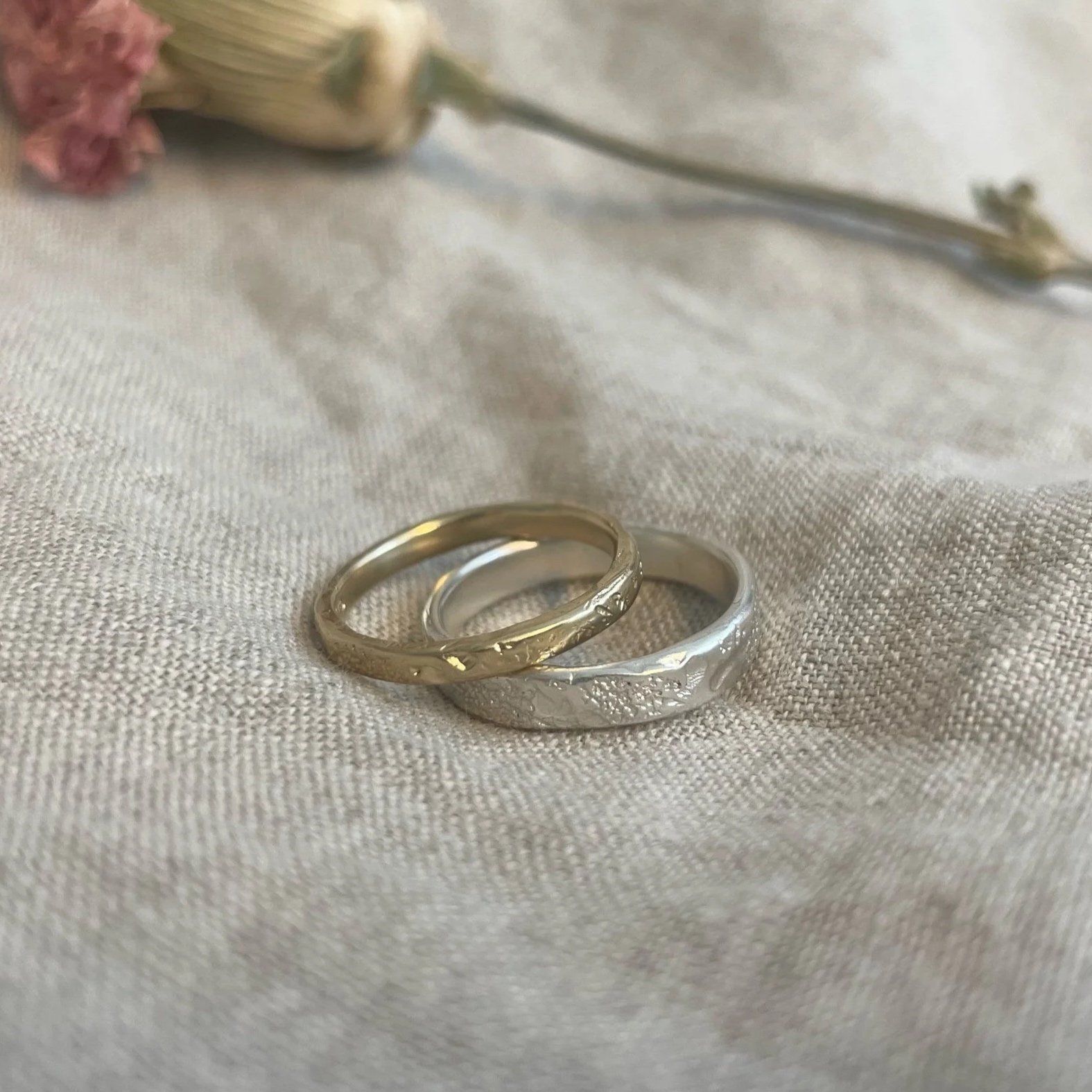Gold Sandstone Ring (2/4mm)
