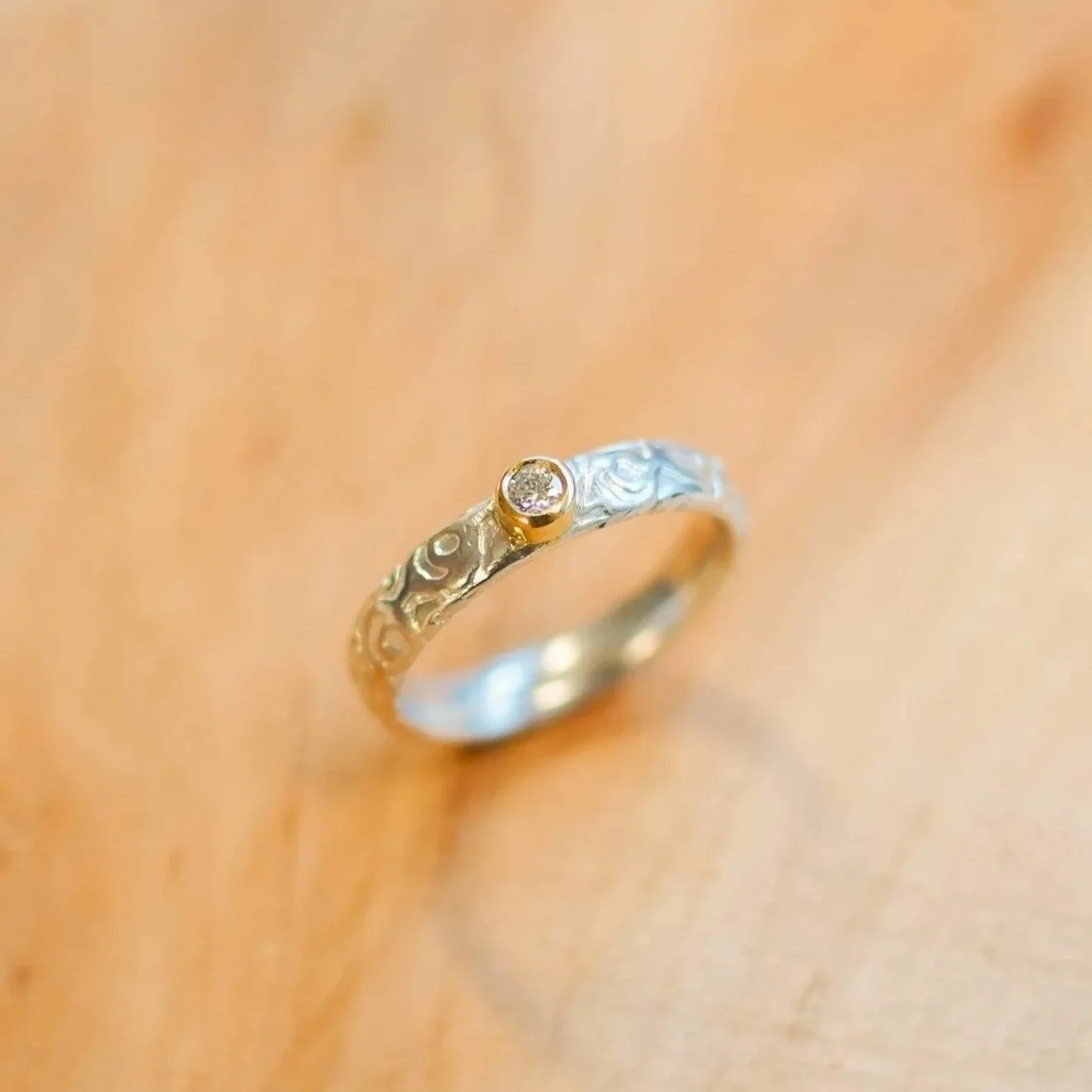 Sketch Ring with Diamond