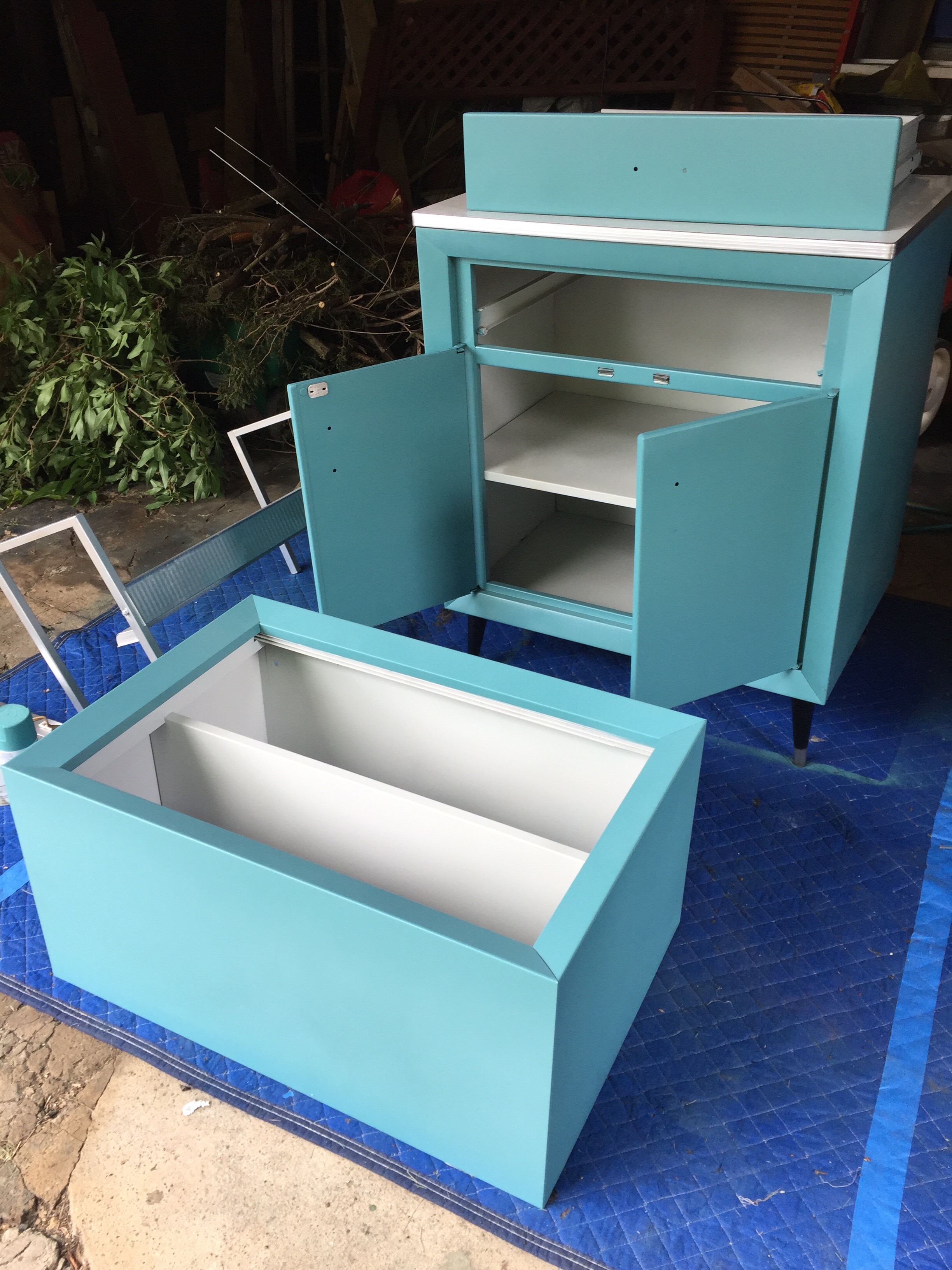 Touch up's done, everything painted, ready to load & off to Philly!