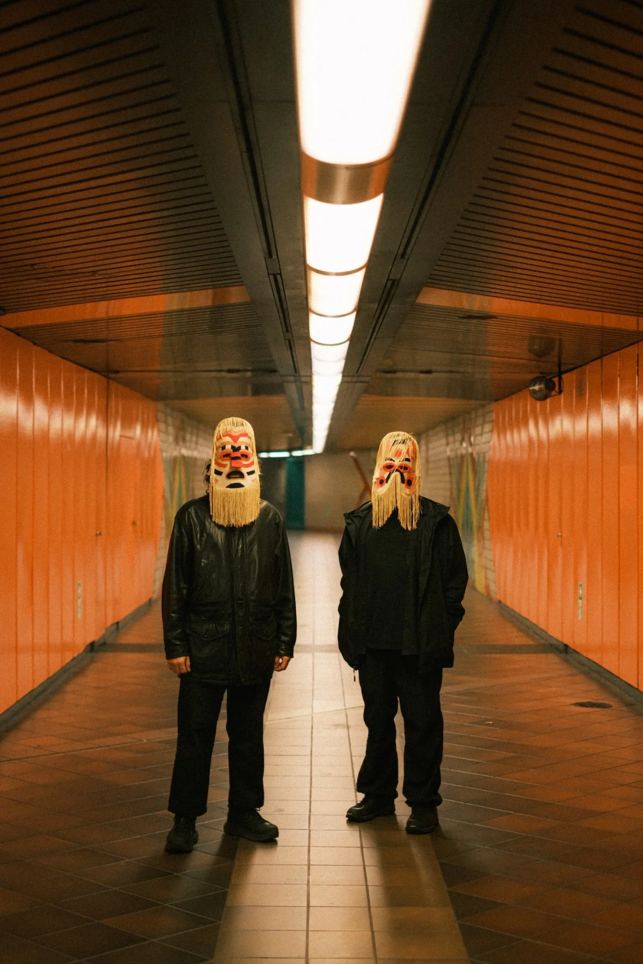 07 DNGDNGDNG Photo by Alejandro Loayza Grisi : Masks by Twee Muizen.jpg