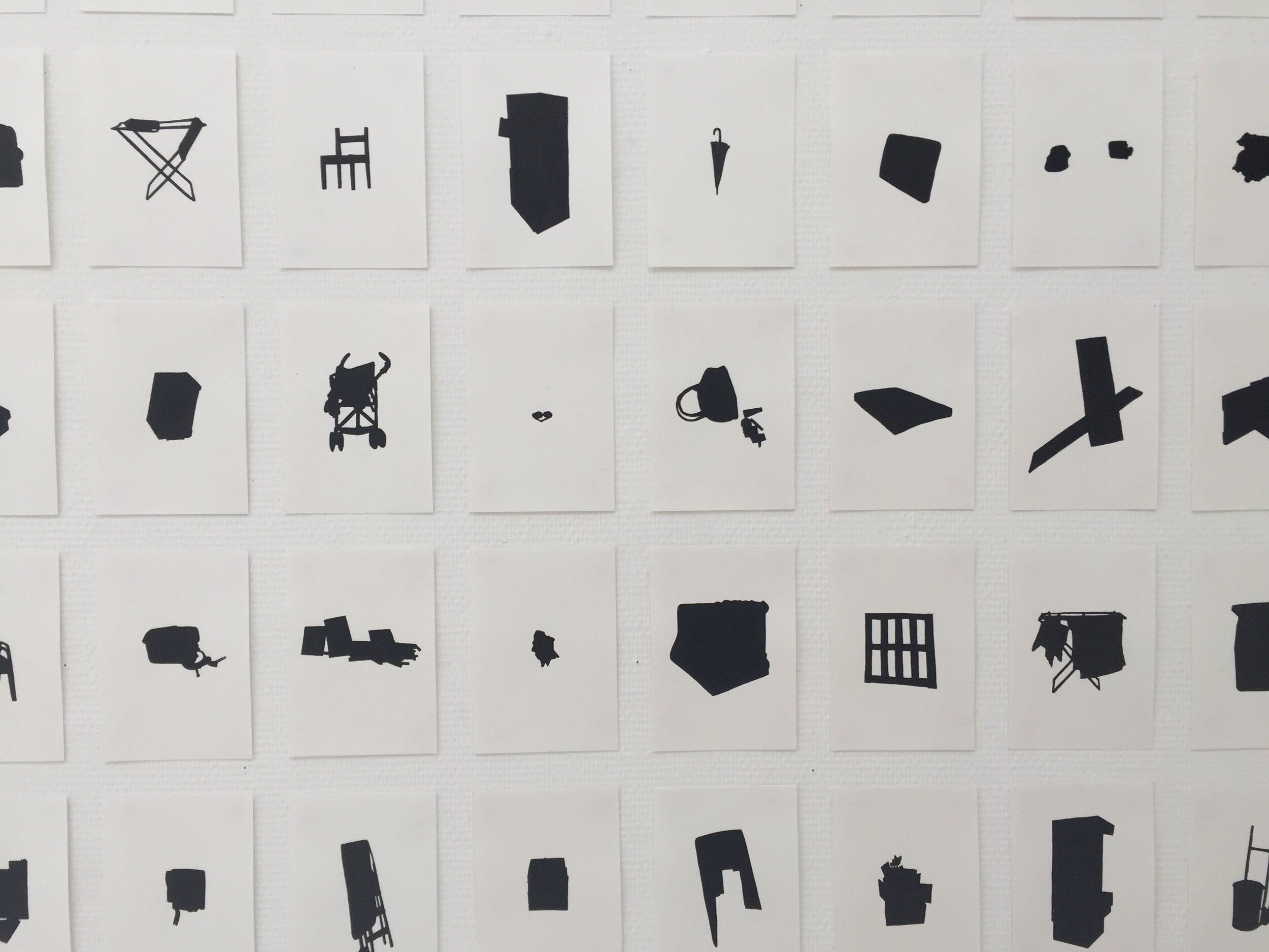 Clara Benfatti   Inventário de objetos encontrados  , 2018 [detalhe] série de 150 desenhos nanquim sobre papel 