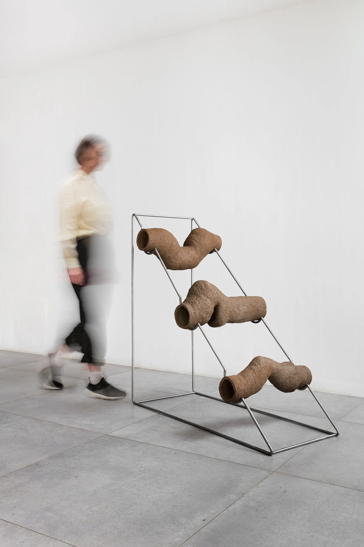  Raphaela Melsohn,  ​​Duto cabana , 2021. Foto: Ana Pigosso. Cortesia da artista e Marli Matsumoto. 