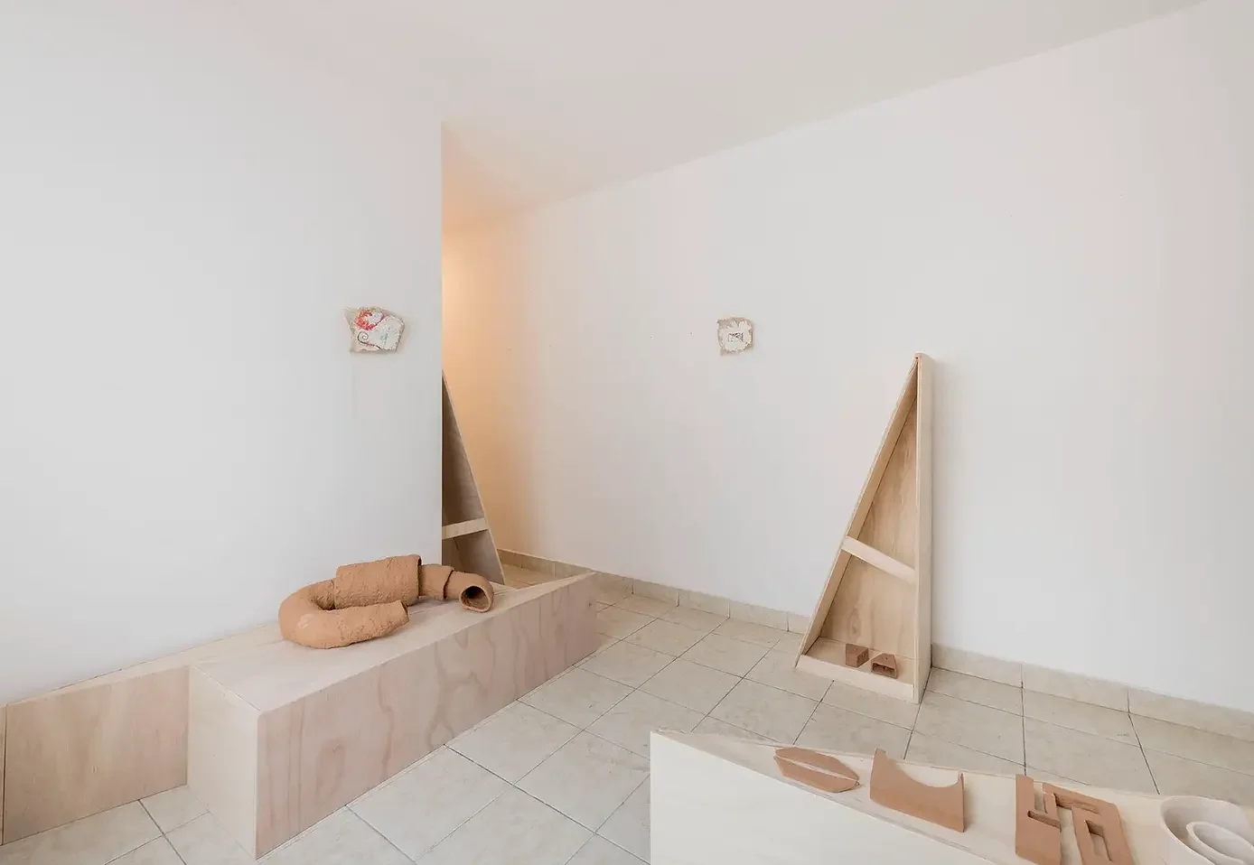  Raphaela Melsohn,  Arquitetura modular para um habitar coletivo , trabalho desenvolvido ao longo da residência Ybytu, 2023. Foto: Ding Musa. Cortesia da YBYTU e artista. 