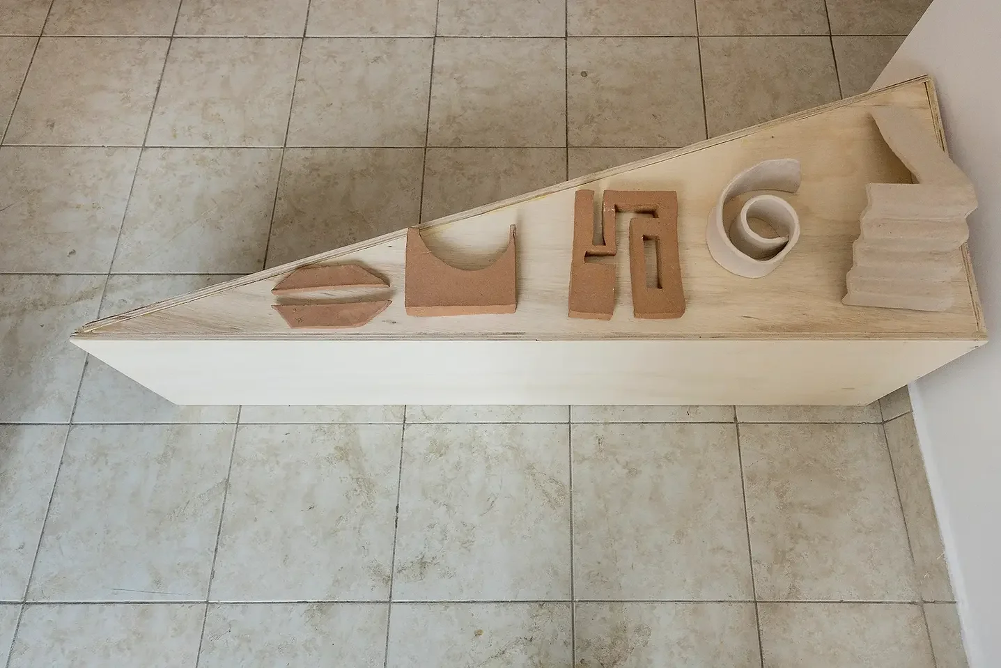  Raphaela Melsohn,  Arquitetura modular para um habitar coletivo , trabalho desenvolvido ao longo da residência Ybytu, 2023. Foto: Ding Musa. Cortesia da YBYTU e artista. 