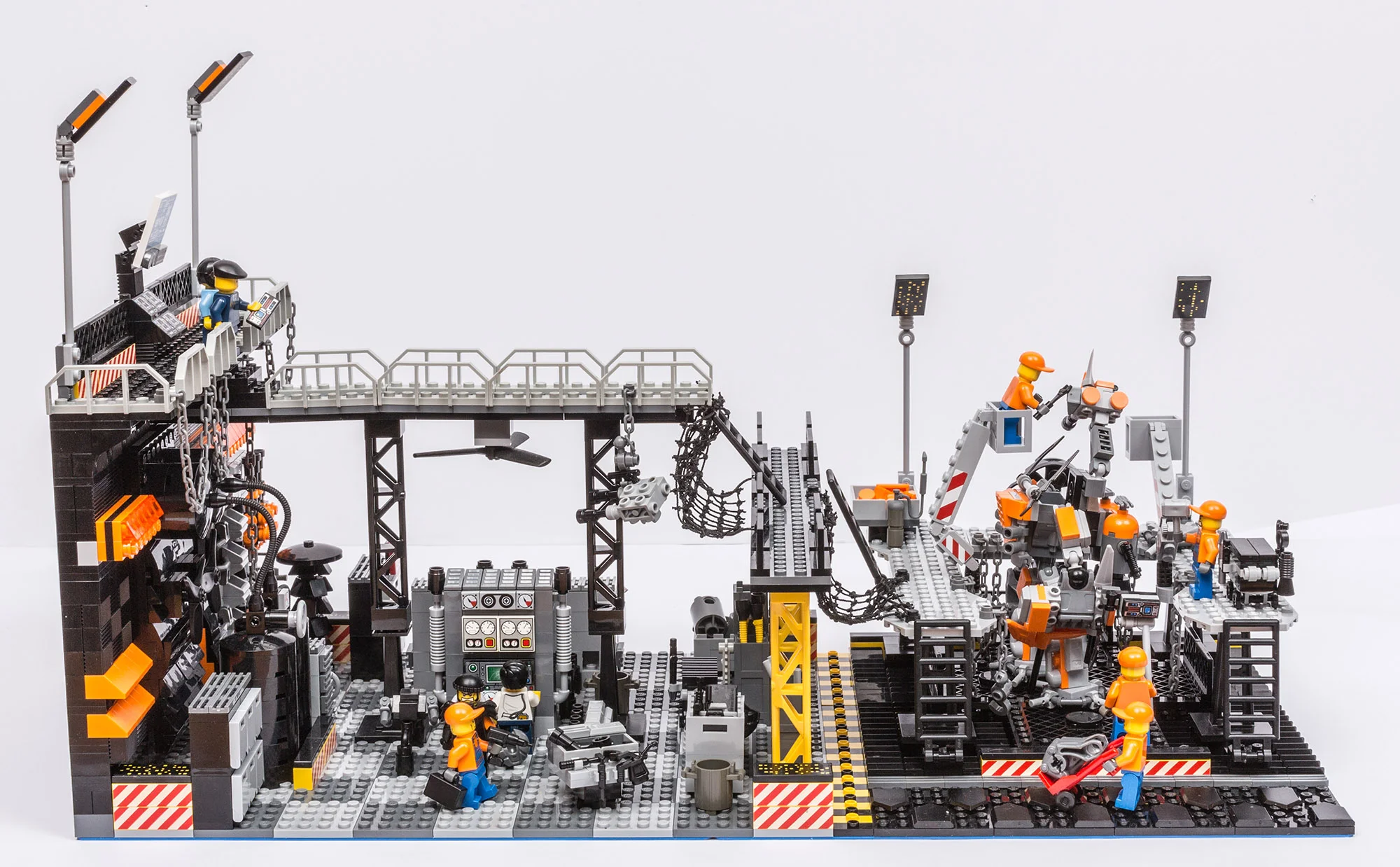 1018_LegoMOC_ThundersuitLaunchbay-7652.jpg
