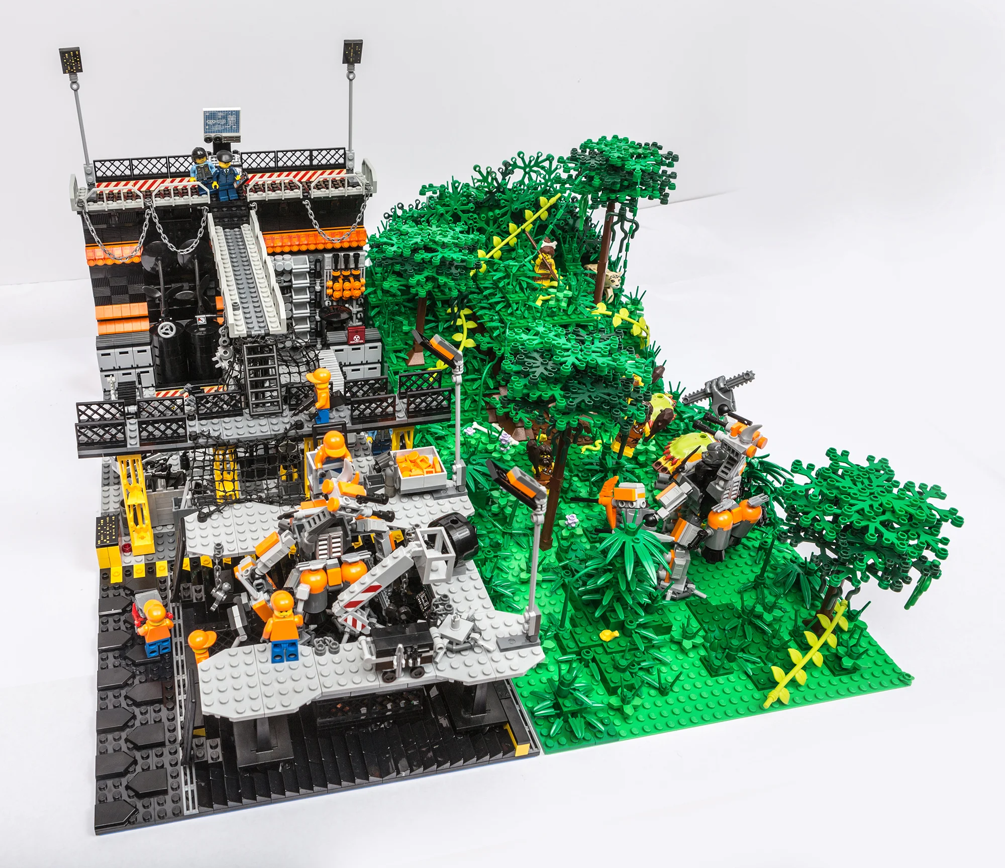 1018_LegoMOC_ThundersuitLaunchbay-7759.jpg